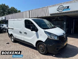 škoda dodávky Renault Trafic 1.6 dCi T27 Générique Airco Schuifdeur Trekhaak 2017/6