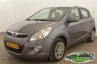skadebil auto Hyundai I-20 1.2i Airco Dynamic Version 2010/6