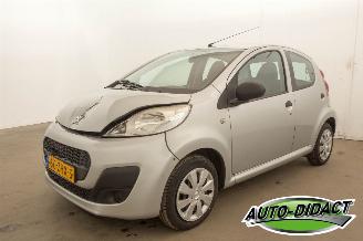 uszkodzony samochody osobowe Peugeot 107  2012/11
