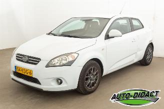 Coche accidentado Kia Pro cee d 1.6 Clima X-clusive 2009/10