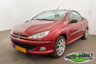 Damaged car Peugeot 206 CC 2.0-16V Cabrio 2003/10