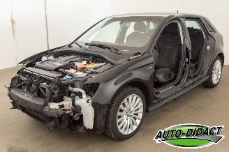 krockskadad bil auto Audi A3 1.4 e-tron Automaat Clima Navi PHEV Attraction 2015/12