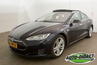 Unfallwagen Tesla Model S 85 Base Automaat Clima Navi Camera 2015/6