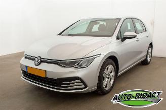 Voiture accidenté Volkswagen Golf 1.0 TSI 3129 km Clima Navi Camera Life Business 2024/4