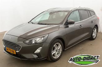 krockskadad bil auto Ford Focus 1.0 EcoBoost Clima Navi Trend Edition Business 2021/11