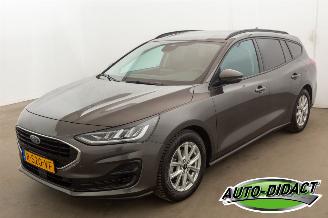 krockskadad bil auto Ford Focus 1.0 EcoBoost Hybrid Clima Navi Connected 2022/11