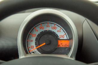 Peugeot 107 1.0-12V XS picture 6