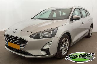 Schadeauto Ford Focus 1.0 EcoBoost Hybrid Clima Navi Camera Trend Edition Business 2021/11