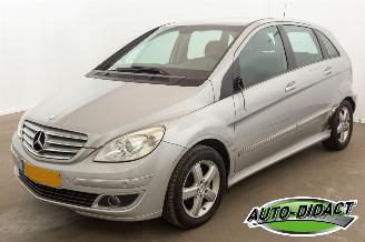 Vaurioauto  passenger cars Mercedes B-klasse 150 Airco 2006/10
