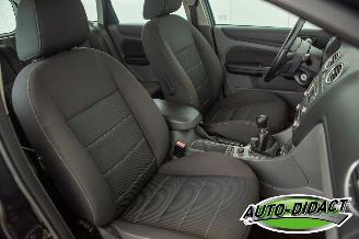 Ford Focus 1.6 Titanium picture 21