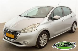 škoda osobní automobily Peugeot 208 1.4 VTi Envy Clima 2012/9
