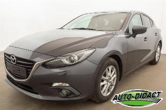 skadebil auto Mazda 3 2.0 Automaat Clima Navi Camera 2016/2