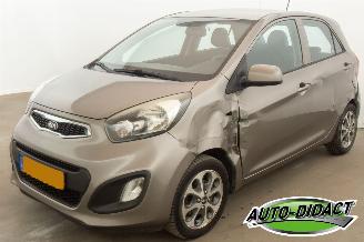 Voiture accidenté Kia Picanto 1.0 CVVT Airco Navi ISG Comfort Pack 2013/5