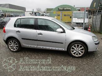 Volkswagen Golf Golf V (1K1) Hatchback 1.6 FSI 16V (BLP) [85kW]  (10-2003/07-2008) picture 7