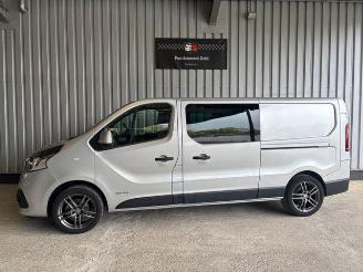 krockskadad bil auto Nissan Nv300 L2H1 Navi / 5-Sitzer / R-Kamera 2019/7
