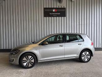 damaged passenger cars Volkswagen Golf VII Lim. e- 35.8 KWH / LED 2018/7