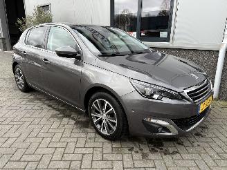 Coche accidentado Peugeot 308 1.2 PureTech Allure 2016/6