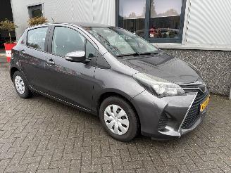 Coche accidentado Toyota Yaris 1.0 VVT-i Aspiration 2015/2