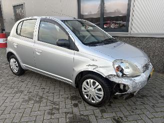 Toyota Yaris 1.3 16V VVT-i Sol Automaat picture 2