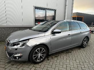 Peugeot 308 1.2 PureTech Allure Automaat picture 25