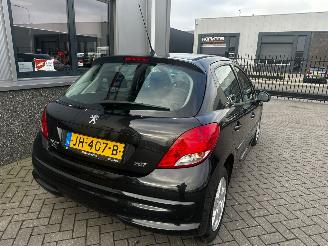 Peugeot 207 1.4 VTi Access picture 3