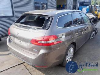 Coche siniestrado Peugeot 308 308 SW (L4/L9/LC/LJ/LR), Combi 5-drs, 2014 / 2021 1.6 BlueHDi 120 2014/11