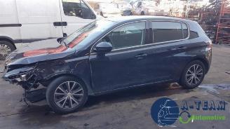 Auto da rottamare Peugeot 308 308 (L3/L8/LB/LH/LP), Hatchback 5-drs, 2013 / 2021 1.6 BlueHDi 120 2014/6