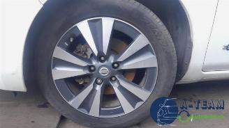 Nissan Leaf Leaf (ZE0), Hatchback, 2010 / 2017 Leaf picture 27