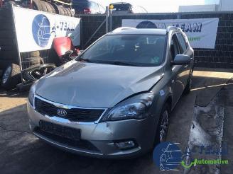 Coche siniestrado Kia Cee d Cee'd Sportswagon (JDC5), Combi, 2012 / 2018 1.4i CVVT 16V 2012/2