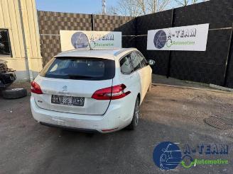 demontáž osobní automobily Peugeot 308 308 SW (L4/L9/LC/LJ/LR), Combi 5-drs, 2014 / 2021 1.2 12V e-THP PureTech 130 2017/11