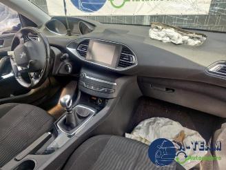 Peugeot 308 308 SW (L4/L9/LC/LJ/LR), Combi 5-drs, 2014 / 2021 1.6 BlueHDi 120 picture 20