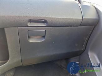 Toyota Yaris Yaris II (P9), Hatchback, 2005 / 2014 1.3 16V VVT-i picture 33