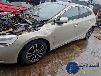 Volvo V-40 V40 (MV), Hatchback 5-drs, 2012 / 2019 1.5 T2 16V Geartronic picture 10