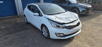  Kia Cee d 3dr weinig schade 2013/9