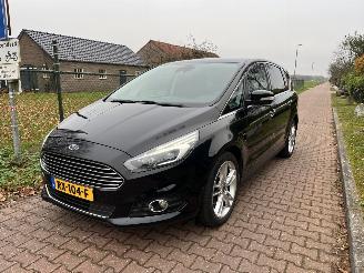 skadebil auto Ford S-Max 2.0 TDCI VIGNALE 7 zit 2017/9
