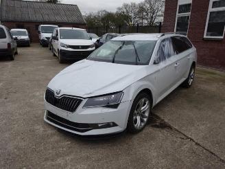 Auto da rottamare Skoda Superb Superb Combi (3V5), Combi, 2015 1.6 TDI 2017/11