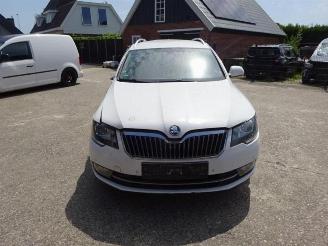 Auto da rottamare Skoda Superb Superb Combi (3TAC/TAF), Combi, 2009 / 2015 1.6 TDI 2014/1