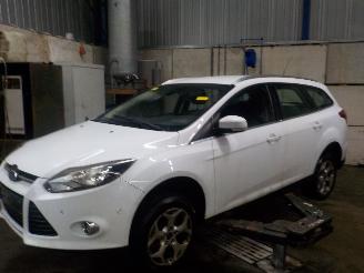 Vrakbiler auto Ford Focus Focus 3 Wagon Combi 1.6 TDCi ECOnetic (NGDB) [77kW]  (05-2012/05-2018)= 2012/0