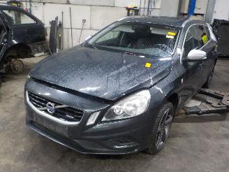 Uttjänta bilar auto Volvo V-60 V60 I (FW/GW) 2.0 D3 20V (D5204T3) [120kW]  (07-2010/12-2014) 2011/0