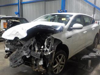 Auto da rottamare Renault Mégane Megane IV Estate (RFBK) Combi 5-drs 1.2 Energy TCE 130 (H5F-408(H5F-F4=
)) [97kW]  (04-2016/...) 2017