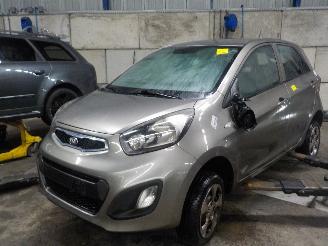 Coche siniestrado Kia Picanto Picanto (TA) Hatchback 1.0 12V (G3LA) [51kW]  (05-2011/06-2017) 2013