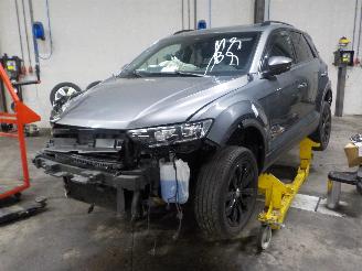 Autoverwertung Volkswagen T-Roc T-Roc SUV 1.5 TSI Evo BMT 16V (DADA) [110kW]  (11-2017/...) 2018