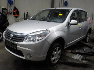 demontáž osobní automobily Dacia Sandero Sandero I (BS) Hatchback 1.2 16V (D4F-732(D4F-F7)) [55kW]  (11-2008/12=
-2012) 2011