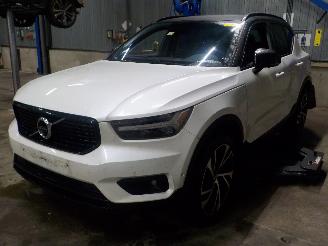 Auto da rottamare Volvo XC40 XC40 (XZ) 2.0 T4 Geartronic 16V (B4204T47) [140kW]  (09-2018/12-2021) 2020