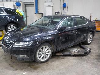demontáž osobní automobily Skoda Superb Superb (3V3) Liftback 2.0 TDI (DDAA) [140kW]  (03-2015/...) 2016