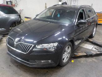 demontáž osobní automobily Skoda Superb Superb Combi (3V5) Combi 1.5 TSI Evo 16V (DPCA) [110kW]  (02-2017/...)= 2019