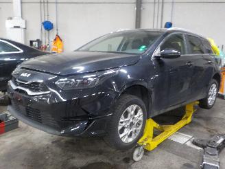 Auto da rottamare Kia Cee d Ceed Sportswagon (CDF) Combi 5-drs 1.5 T-GDI 16V (G4LH) [118kW]  (01-2=
021/...) 2023