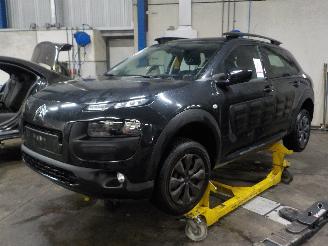 Coche siniestrado Citroën C4 C4 Cactus (0B/0P) Hatchback 5-drs 1.6 Blue Hdi 100 (DV6FD(BHY)) [73kW]=
  (09-2014/06-2018) 2015