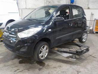 Salvage car Hyundai I-10 i10 (F5) Hatchback 1.1i 12V (G4HG5) [51kW]  (04-2011/12-2013) 2011