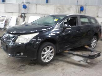 Coche siniestrado Toyota Avensis Avensis Wagon (T27) Combi 2.2 16V D-4D-F 150 (2AD-FTV) [110kW]  (11-20=
08/10-2018) 2009